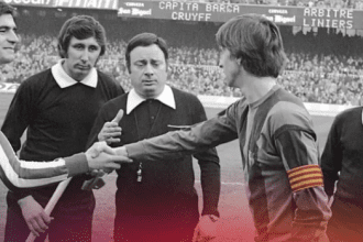 Cruyff, amb el braçal de capità